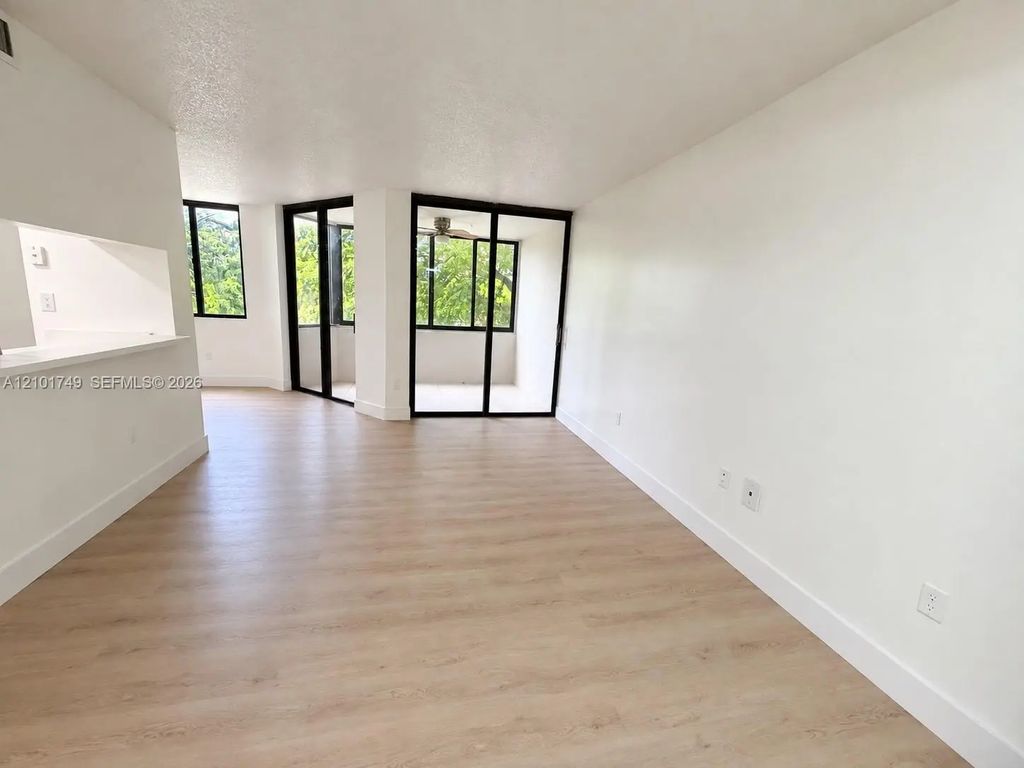 8365 Sw 152nd Avenue #c-314, Miami