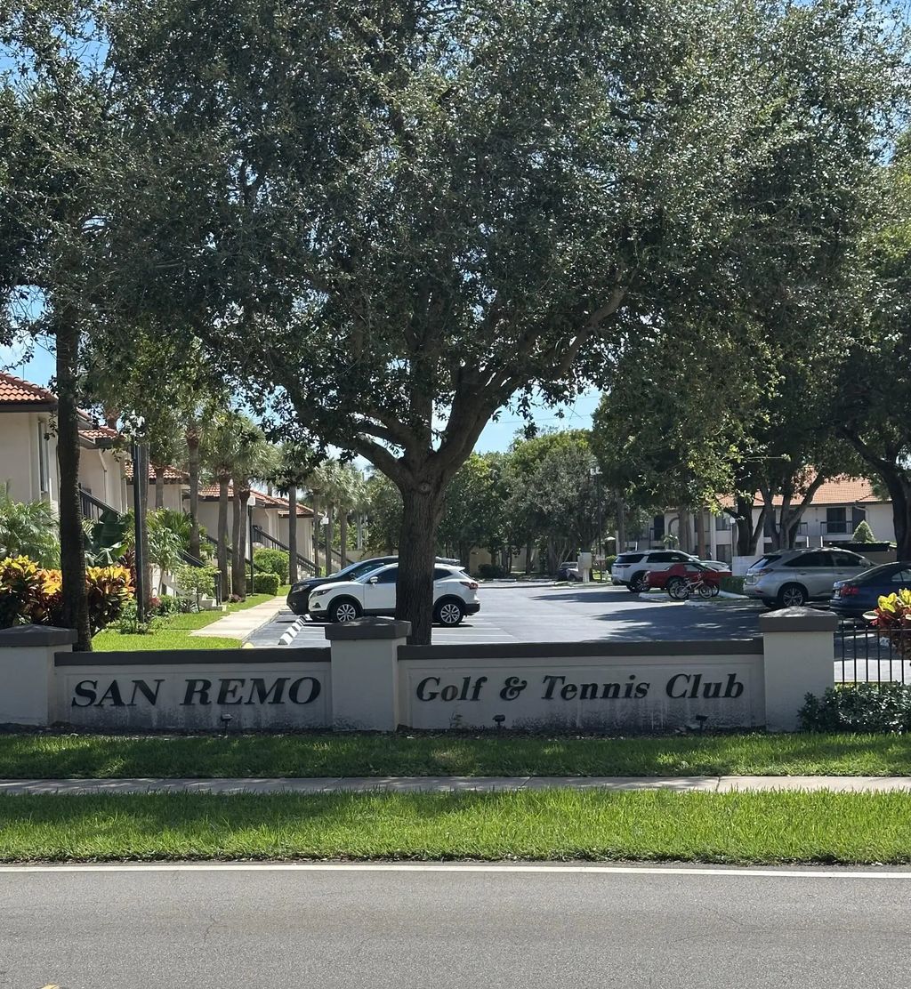 351 Club Circle #108, Boca Raton
