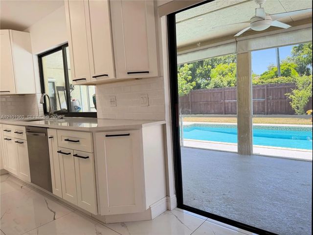 4 of 28 - 20888 Sugarloaf Lane, Boca Raton, FL