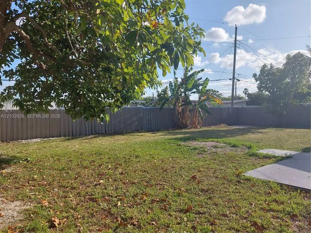 3 of 21 - 1030 Ne 214th Street, Miami, FL