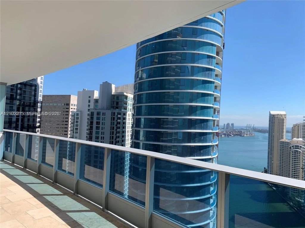 200 Biscayne Boulevard Way #3905, Miami