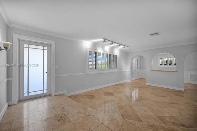 2 of 40 - 5845 Sw 94th Place, Miami, FL