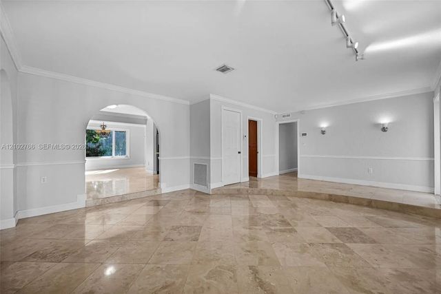 4 of 40 - 5845 Sw 94th Place, Miami, FL