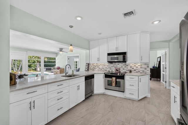 4 of 76 - 128 Vassar Drive, Lake Worth Beach, FL