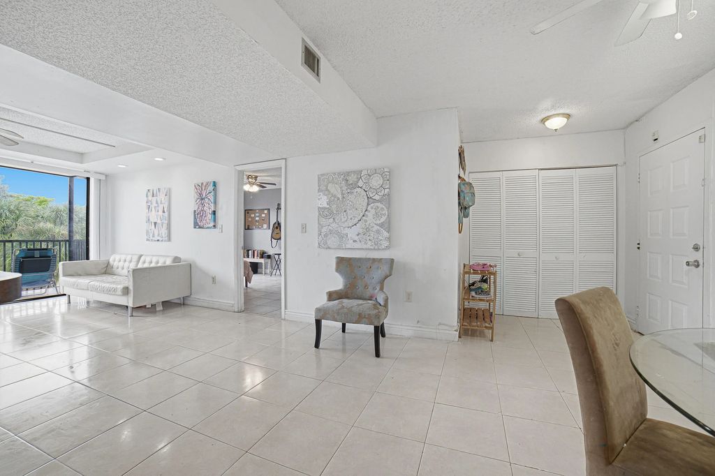5530 Nw 44th Street #309c, Lauderhill