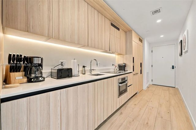 2 of 21 - 225 N Miami Avenue #3105, Miami, FL