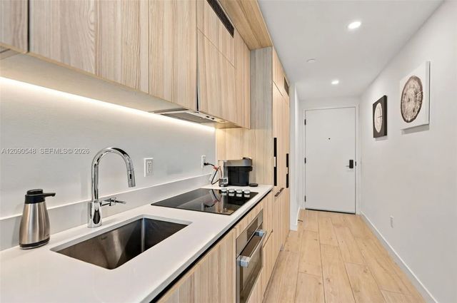 3 of 21 - 225 N Miami Avenue #3105, Miami, FL