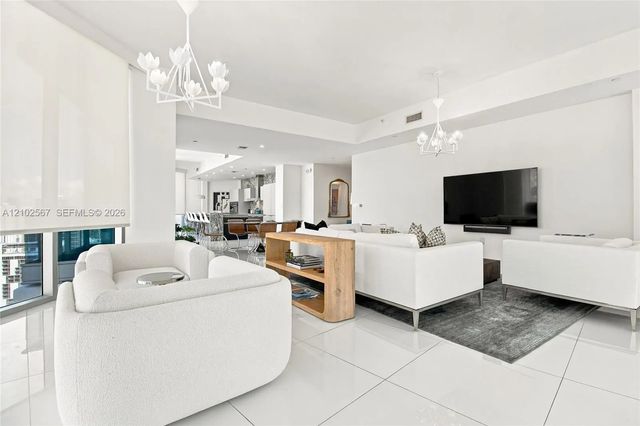 3 of 31 - 200 Biscayne Boulevard Way #5302, Miami, FL