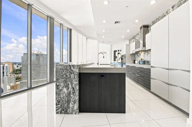 5 of 31 - 200 Biscayne Boulevard Way #5302, Miami, FL