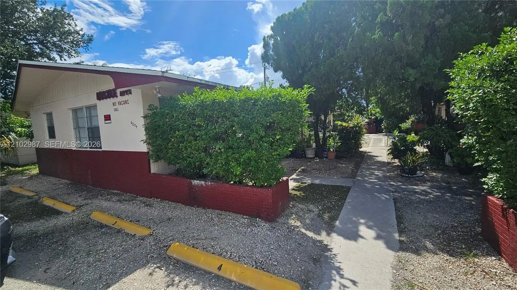 6204 Dewey Street #4, Hollywood