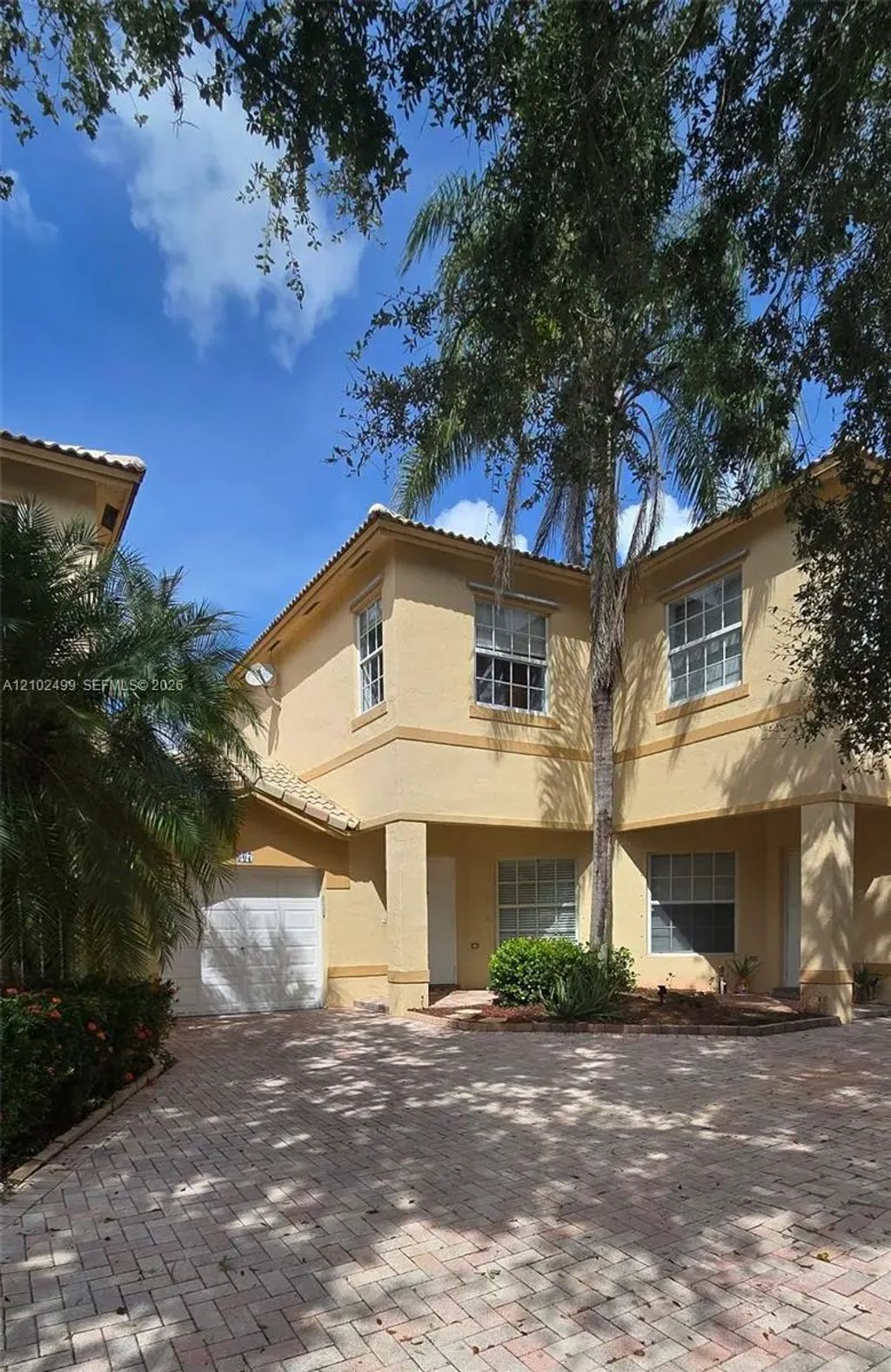 667 Nw 170th Terrace #667, Pembroke Pines
