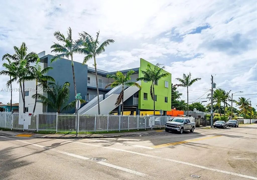2210 Nw 34th Street #204, Miami