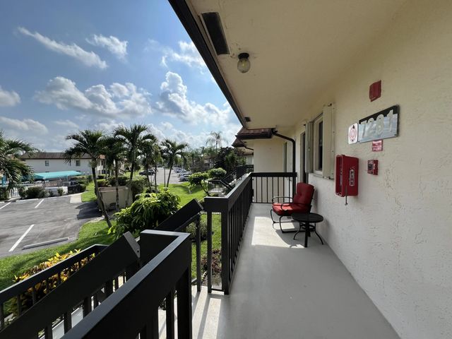 4 of 29 - 7281 Golf Colony Court #203, Lake Worth, FL