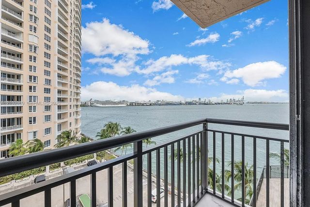 3 of 14 - 540 Brickell Key Drive #928, Miami, FL