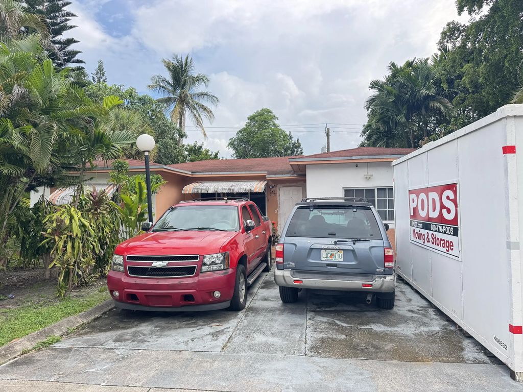 1760 Ne 160th Street, North Miami Beach