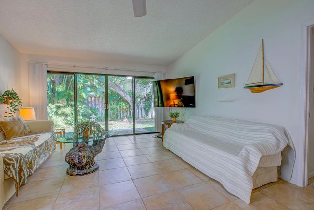 4 of 43 - 1092 Raintree Court, Palm Beach Gardens, FL