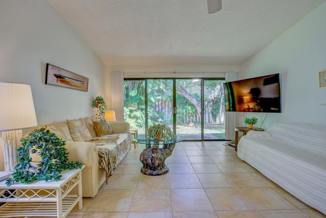 5 of 43 - 1092 Raintree Court, Palm Beach Gardens, FL