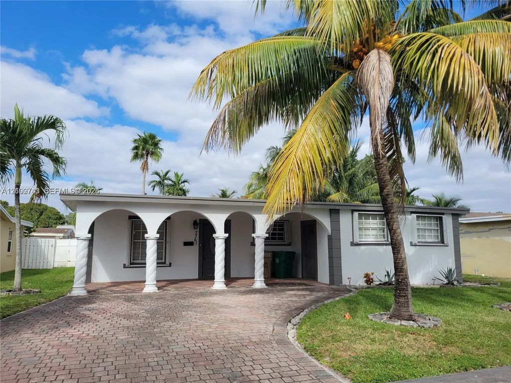 7761 Nw 41st Street #7761, Davie