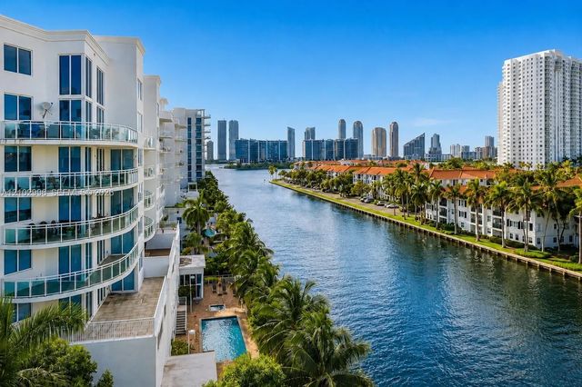 3 of 28 - 3000 Ne 188th Street #604, Aventura, FL
