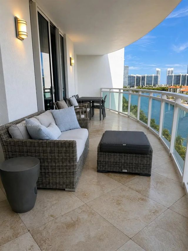 4 of 28 - 3000 Ne 188th Street #604, Aventura, FL