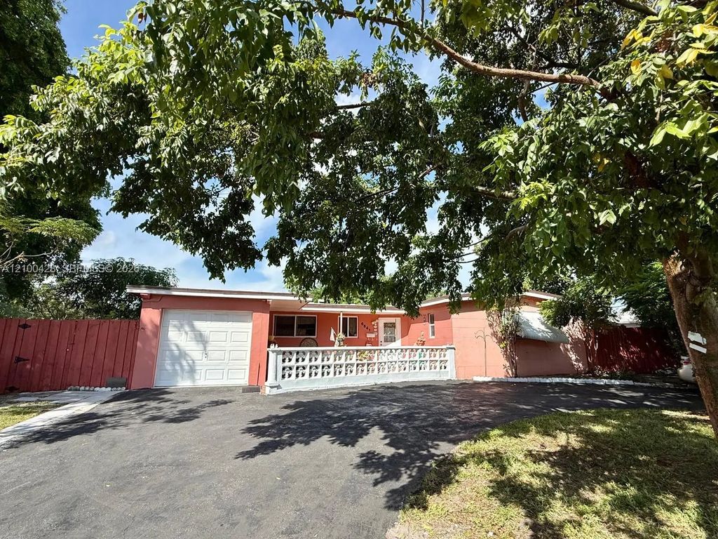 6641 Sw 5th Street, Pembroke Pines