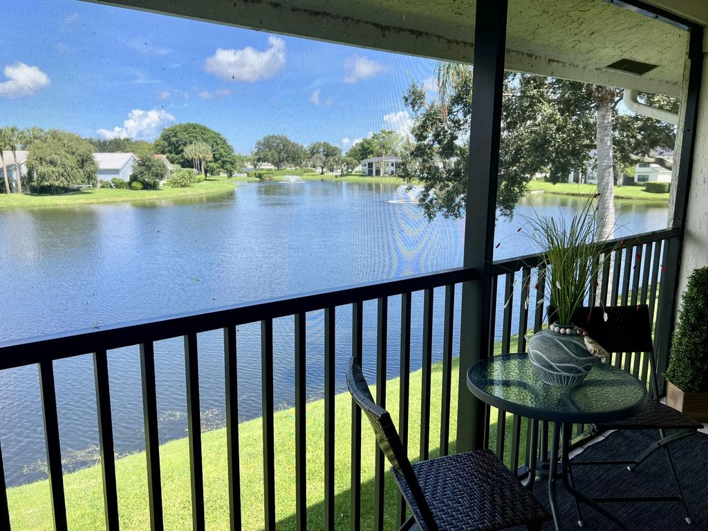 6944 Briarlake Circle #201, Palm Beach Gardens