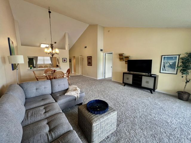 5 of 43 - 6944 Briarlake Circle #201, Palm Beach Gardens, FL