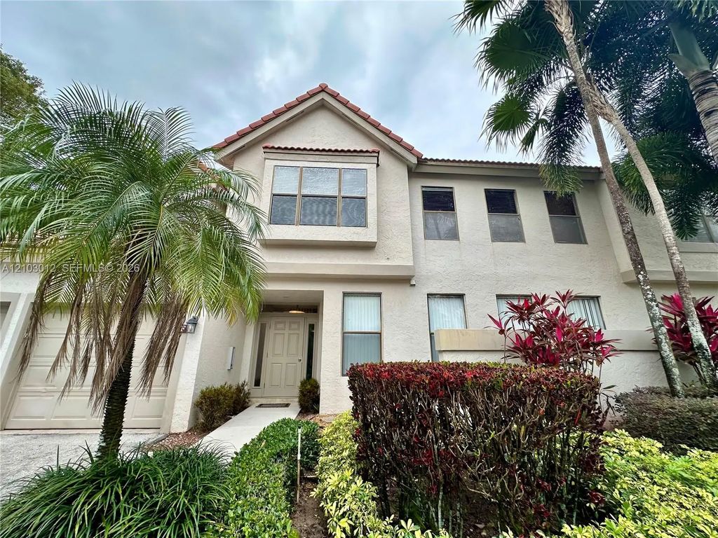 5790 Coach House Circle #e, Boca Raton