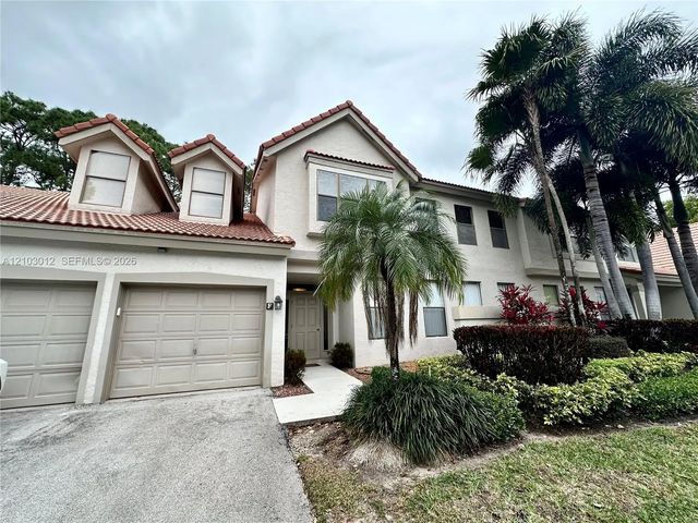 4 of 48 - 5790 Coach House Circle #e, Boca Raton, FL