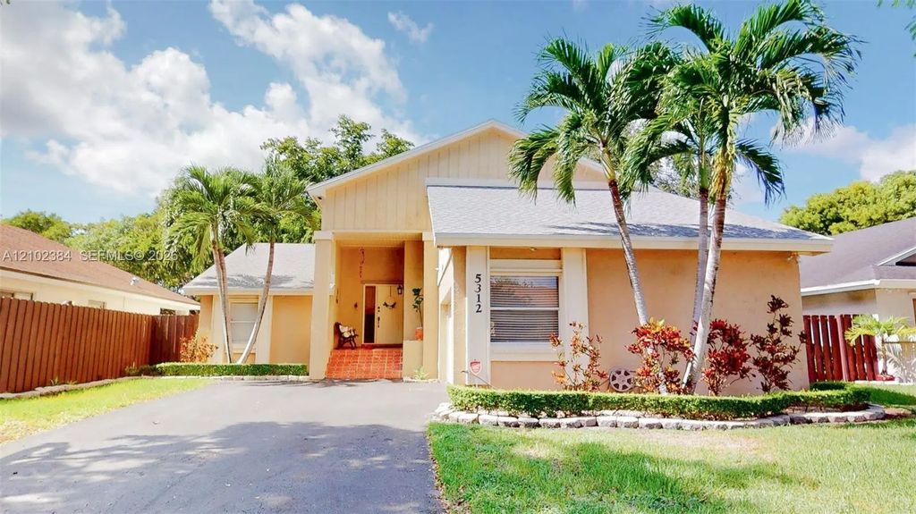 5312 Sw 151st Place, Miami
