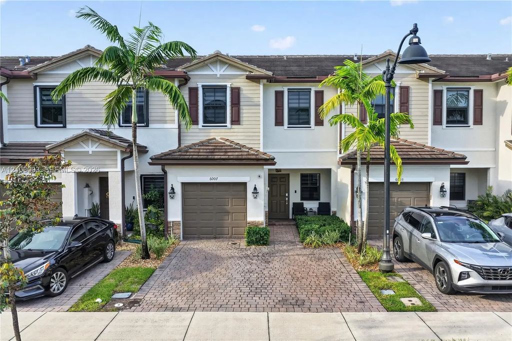 6007 W Paso Fino Place, Davie