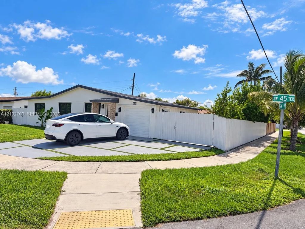 9350 Sw 45th Terrace #9350, Miami