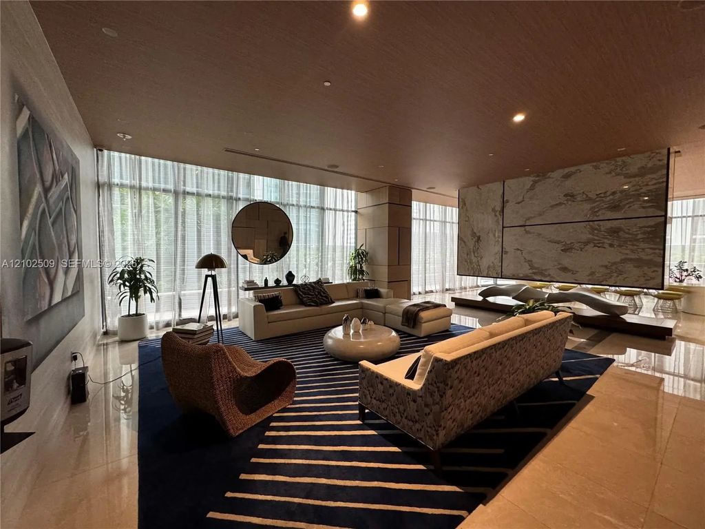 45 Sw 9th Street #3010, Miami