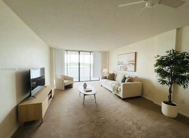 4 of 22 - 20860 San Simeon Way #205-6, Miami, FL