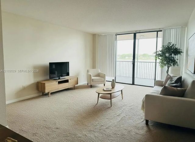 5 of 22 - 20860 San Simeon Way #205-6, Miami, FL
