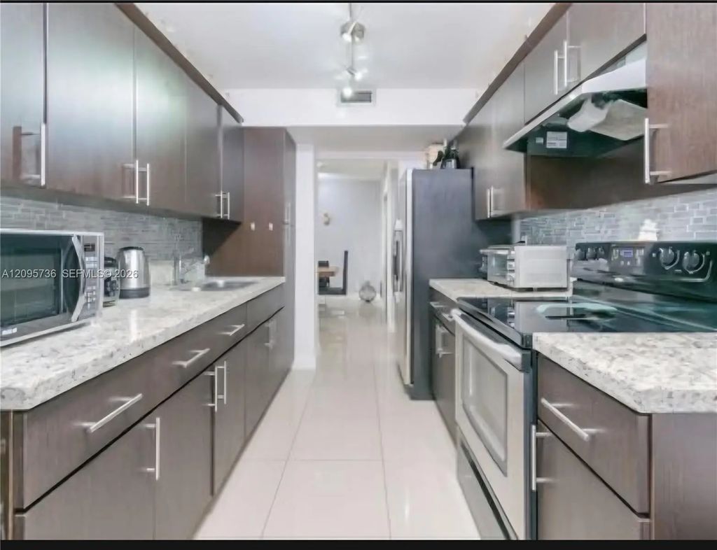 4200 Hillcrest Drive #705, Hollywood