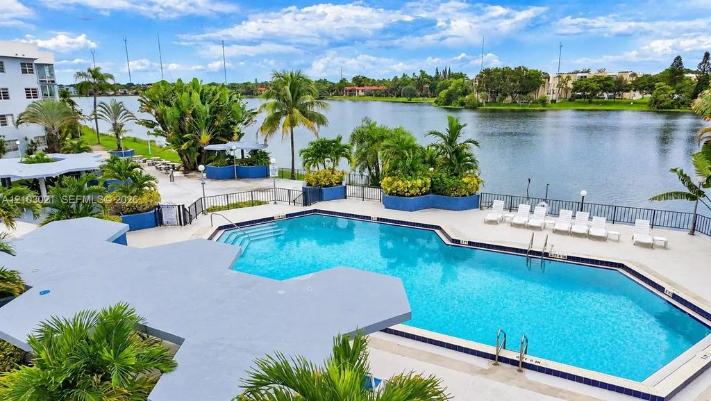 873 Ne 195th Street #107, Miami