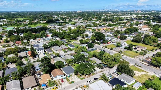 2 of 29 - 1825 Nw 68th Terrace, Miami, FL