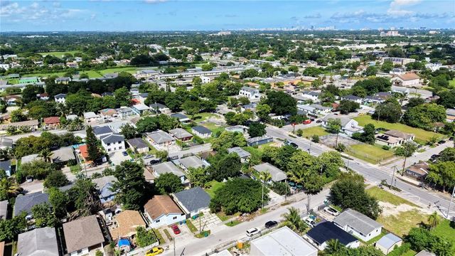4 of 29 - 1825 Nw 68th Terrace, Miami, FL