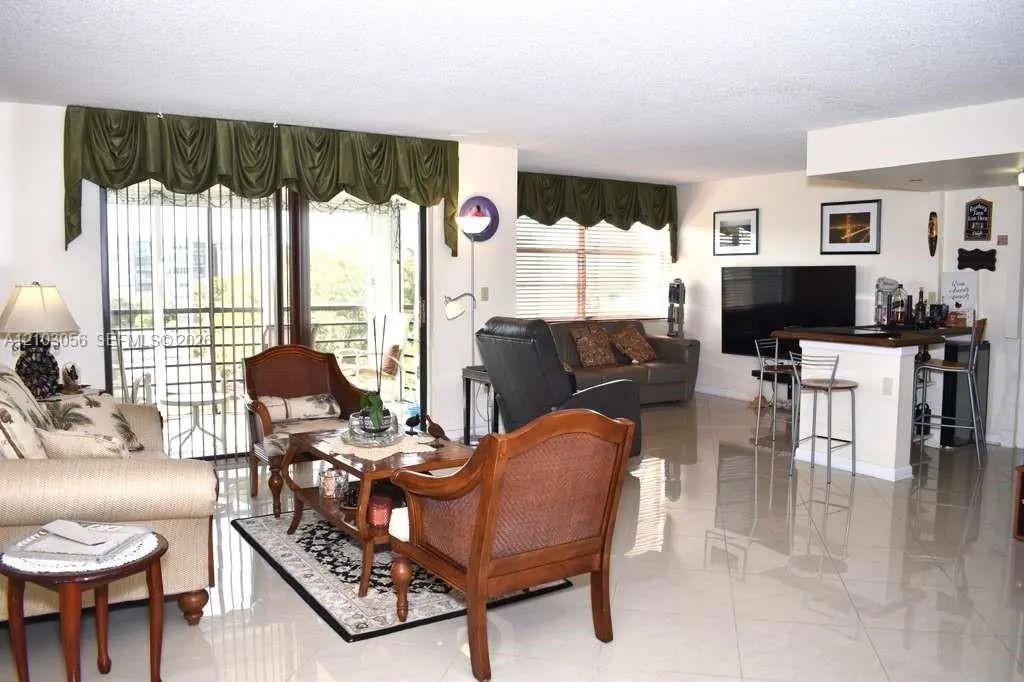 1300 Saint Charles Place #617, Pembroke Pines
