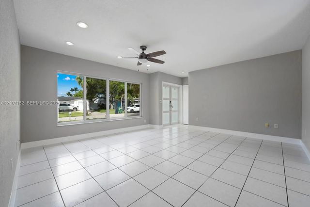 5 of 23 - 19715 Sw 87th Place, Cutler Bay, FL