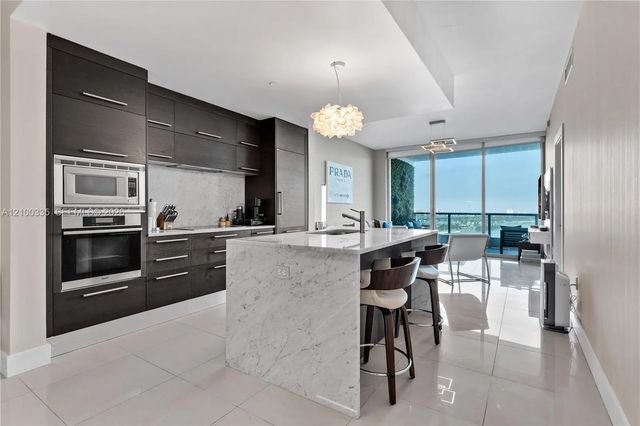 4 of 26 - 900 Biscayne Boulevard #3003, Miami, FL