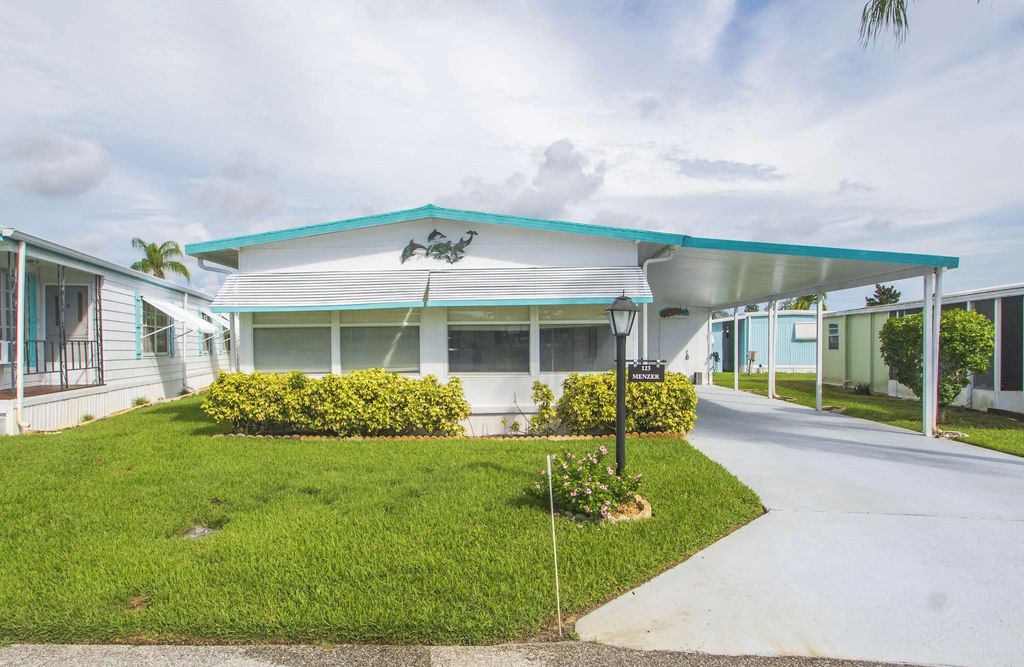 123 La Vaughn Circle, Jensen Beach