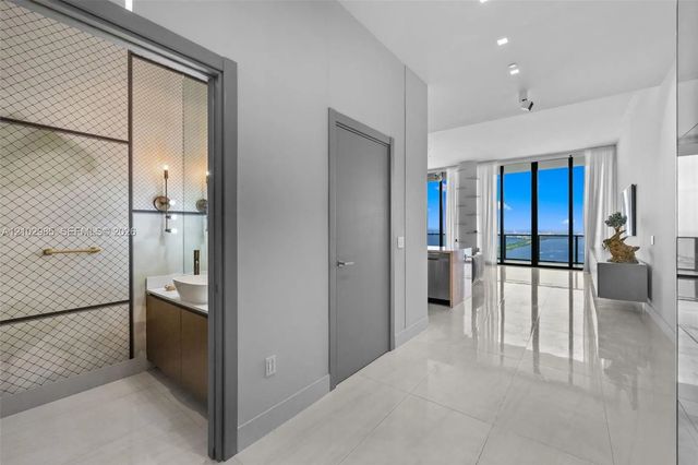 2 of 15 - 480 Ne 31st Street #ph5002, Miami, FL