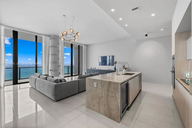 4 of 15 - 480 Ne 31st Street #ph5002, Miami, FL