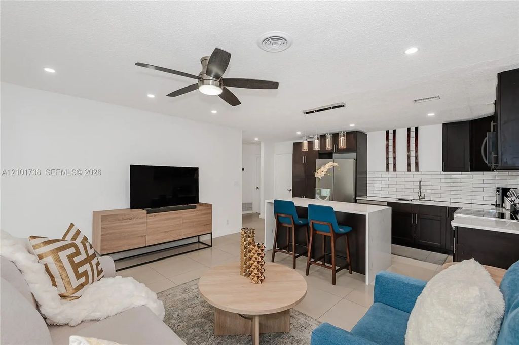 711 Sw 14th Court, Fort Lauderdale