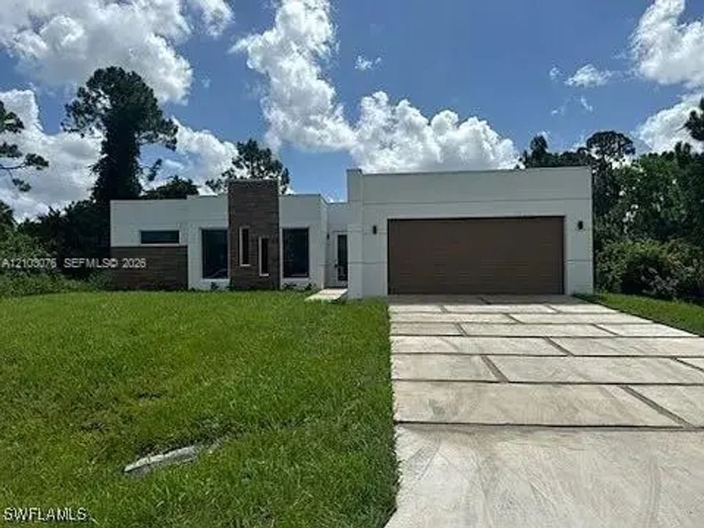 55 S Colin Avenue, Lehigh Acres