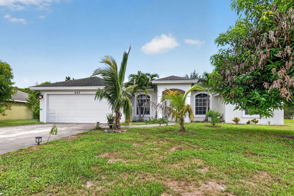 422 Sw Tulip Boulevard, Port St. Lucie