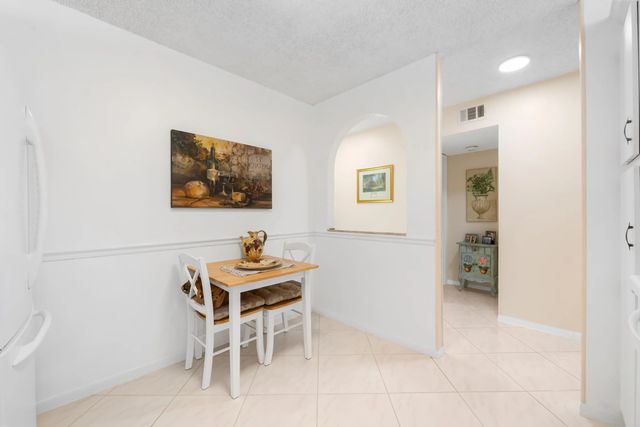 5 of 40 - 9095 Flynn Circle #2, Boca Raton, FL