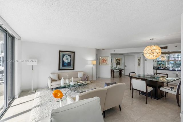 4 of 24 - 19101 Ne 36th Court #808, Aventura, FL